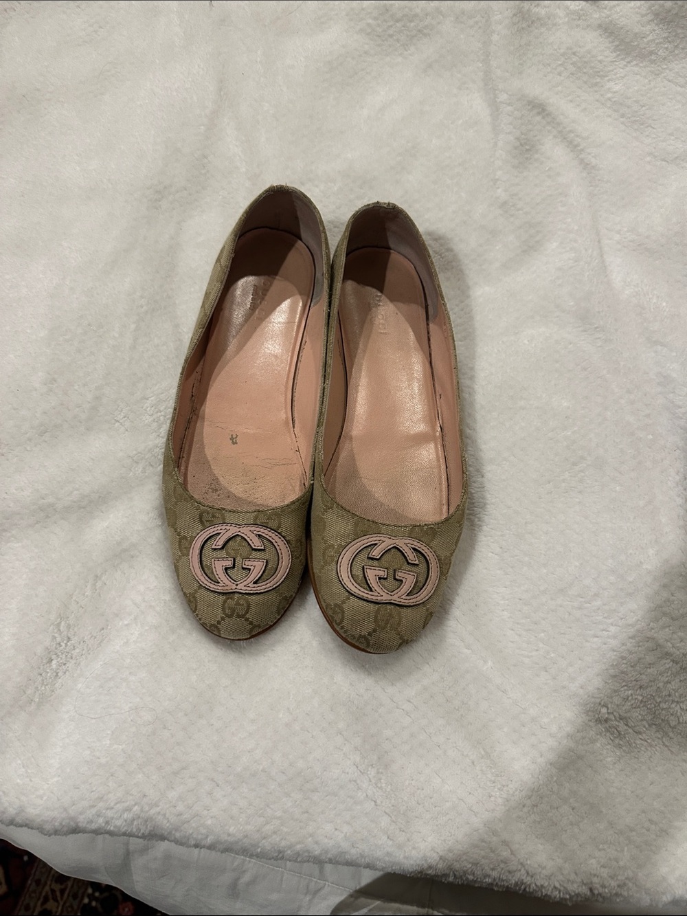 Gucci Beige Monogram Canvas Flats with Pink GG Emblem